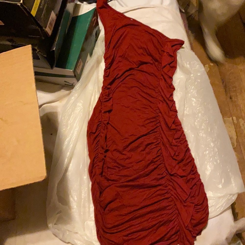 Misope Burgundy One Shoulder Ruched Dress sz. S